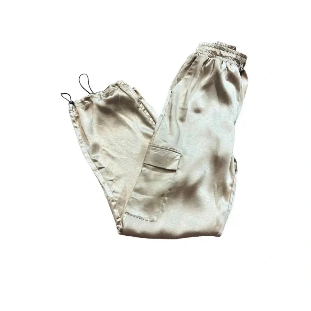 Superdown Rita satin cargo pants sz XS - Picture 4 of 8